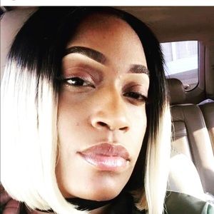 Meet your Posher, Monique